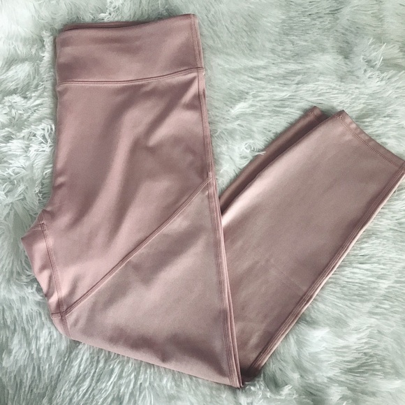 Fabletics Pants - Women’s Fabletics UltraCool 7/8 Legging - NWOT